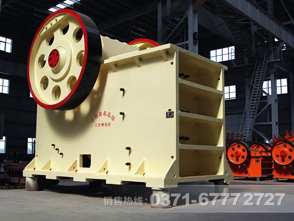 鈉長石顎式破碎機廠家哪里好？