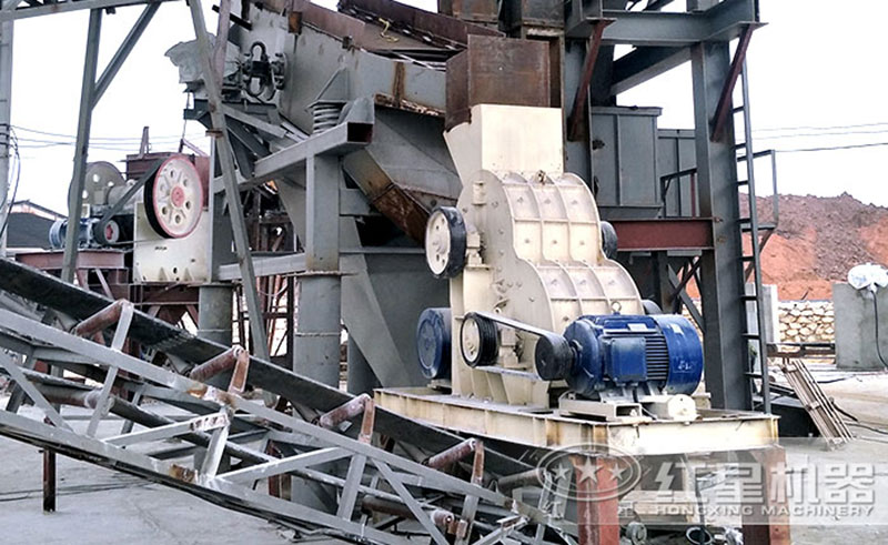 磚廠雙級粉碎機(jī)工作現(xiàn)場圖片