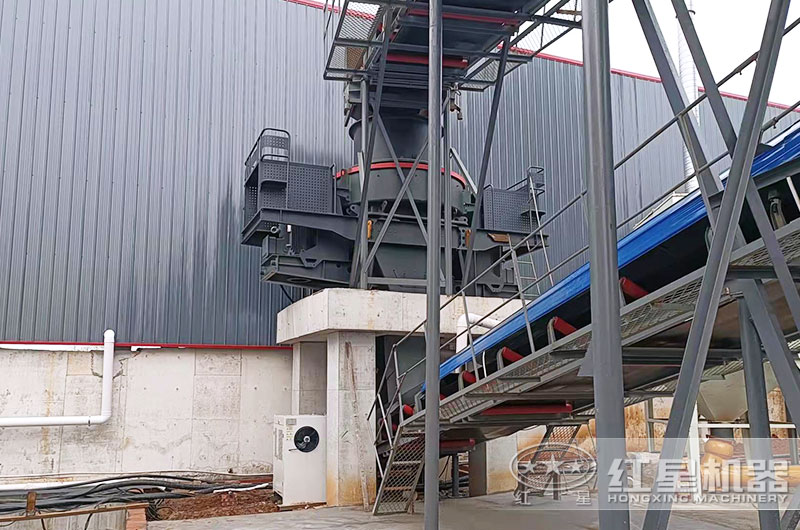 河北客戶石頭制砂機工作現場