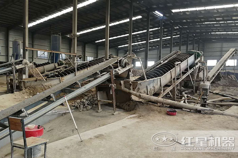螺旋洗砂機(jī)工作現(xiàn)場實拍圖
