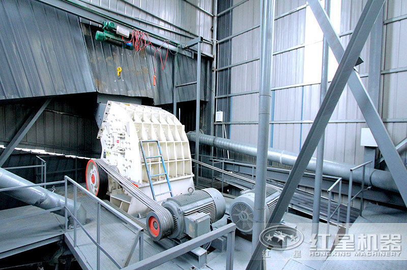 臥式破碎機工作現場圖片