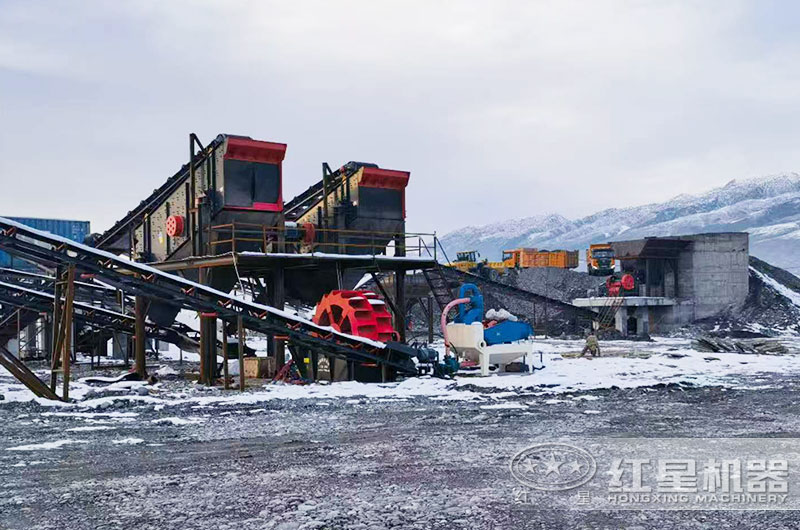 碎石破碎機工作現場圖片