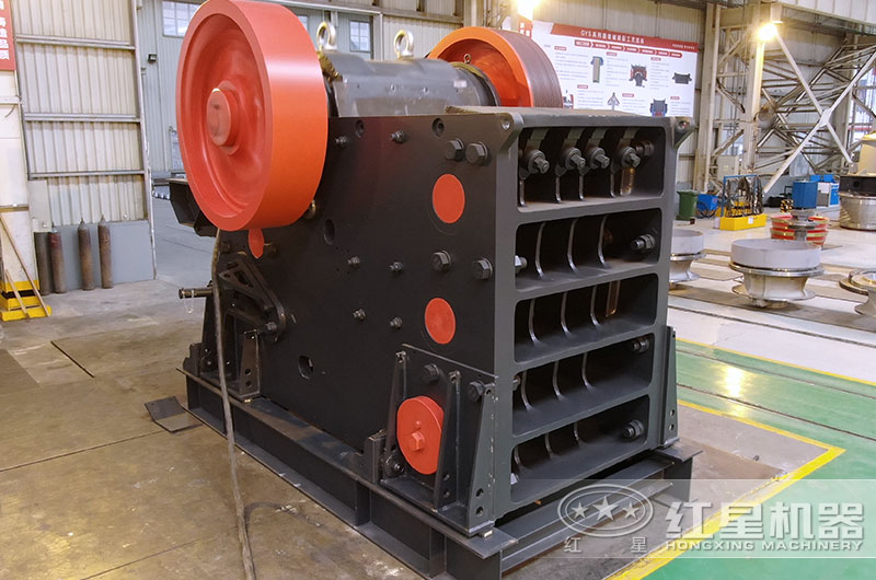 PE系列顎式碎石機圖片