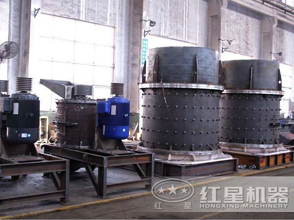 磷礦石立式復(fù)合破碎機(jī)加工車間