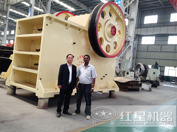 PE系列顎式破碎機(jī)購(gòu)買商留影