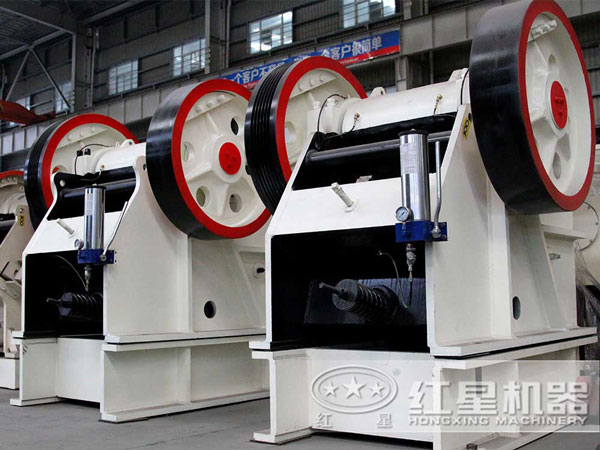 大型石頭顎破碎機市價多錢？（內附高清顎破作業視頻）