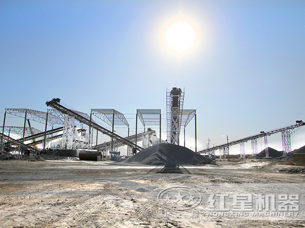 河北一大型石頭破碎機生產線客戶現場