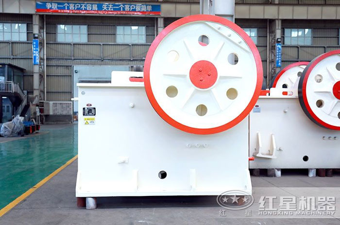 從破碎石頭到洗沙需要用幾套設(shè)備？全套配置下來多少錢？