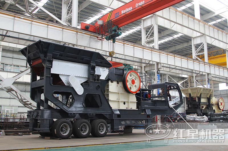 訂購一臺時產50噸的小型移動破碎機多少錢？（附現場視頻）