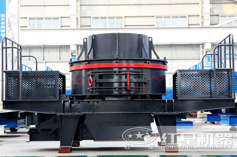 高產(chǎn)立軸石粉制砂設(shè)備生產(chǎn)現(xiàn)場