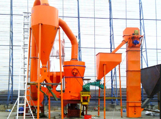 山東重晶石磨粉生產(chǎn)線(xiàn)現(xiàn)場(chǎng)